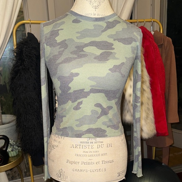 bp Tops - BP Nordstrom Camouflage Longsleeve Army Green Long John Top Womens Casual Tee XS